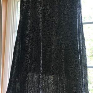 Black and White M Collection Skirt Sz L
